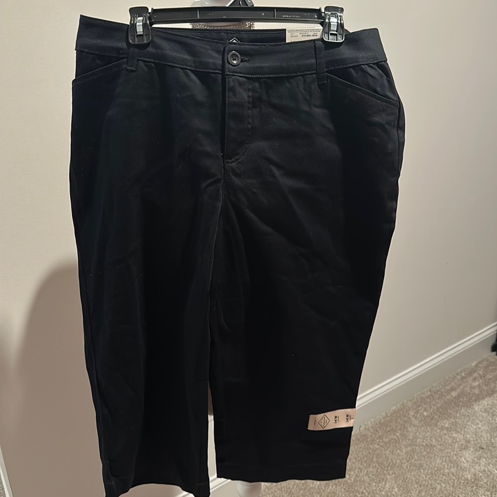 NEVERWORN women’s capri